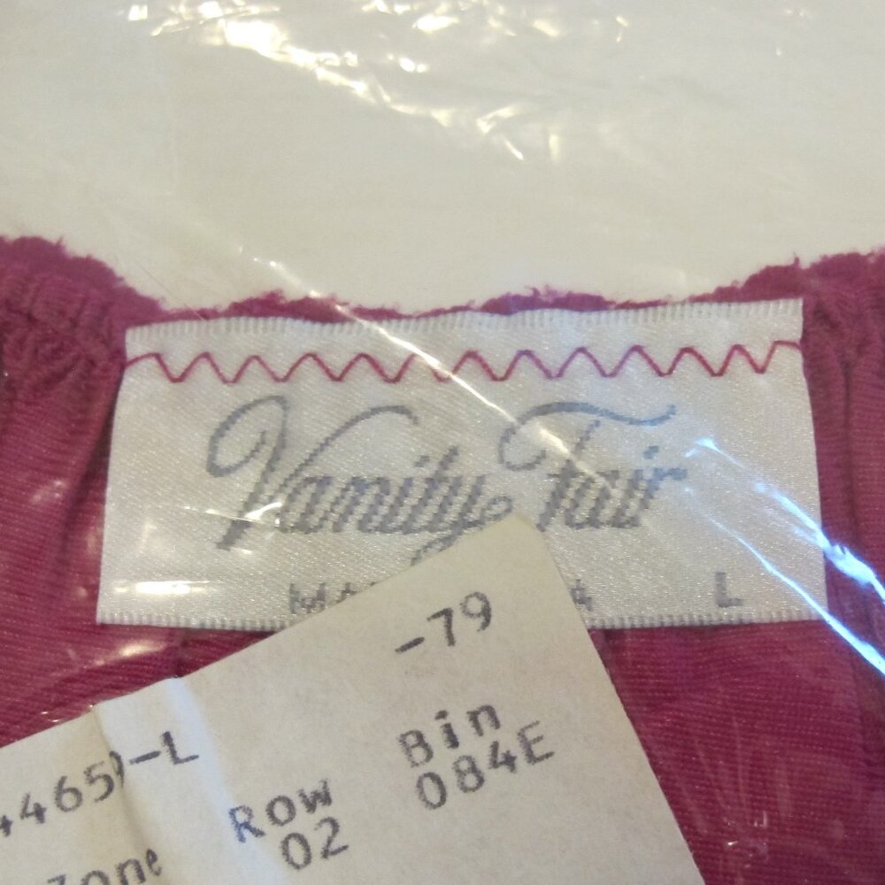 Vanity Fair Berry long nightgown- NWT - Picture 3 of 7